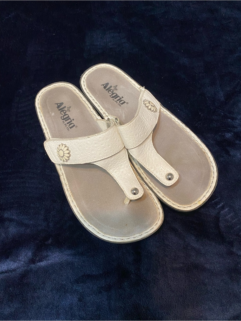 Alegria Carina White Leather Thong Sandals Women Size 39